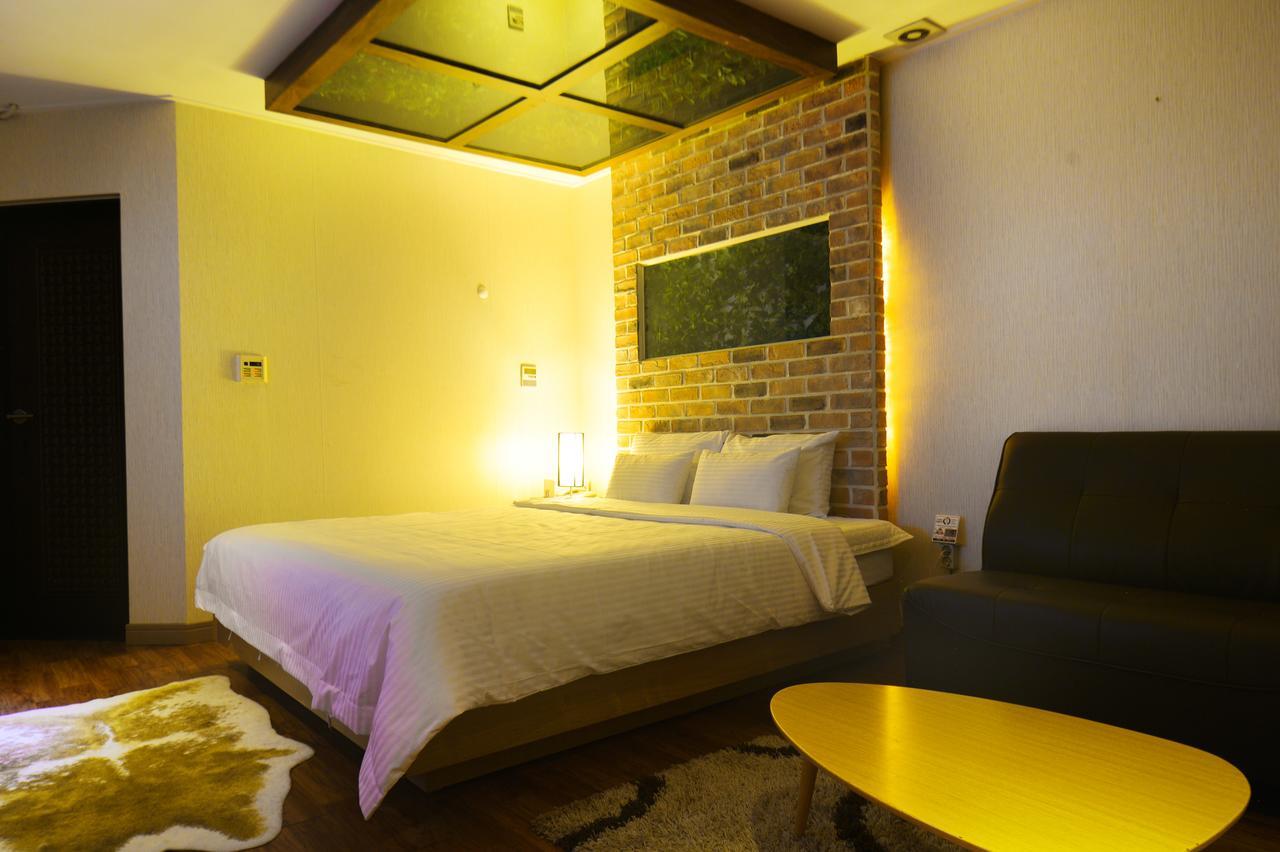 Gimhae Business Hotel K Exterior photo
