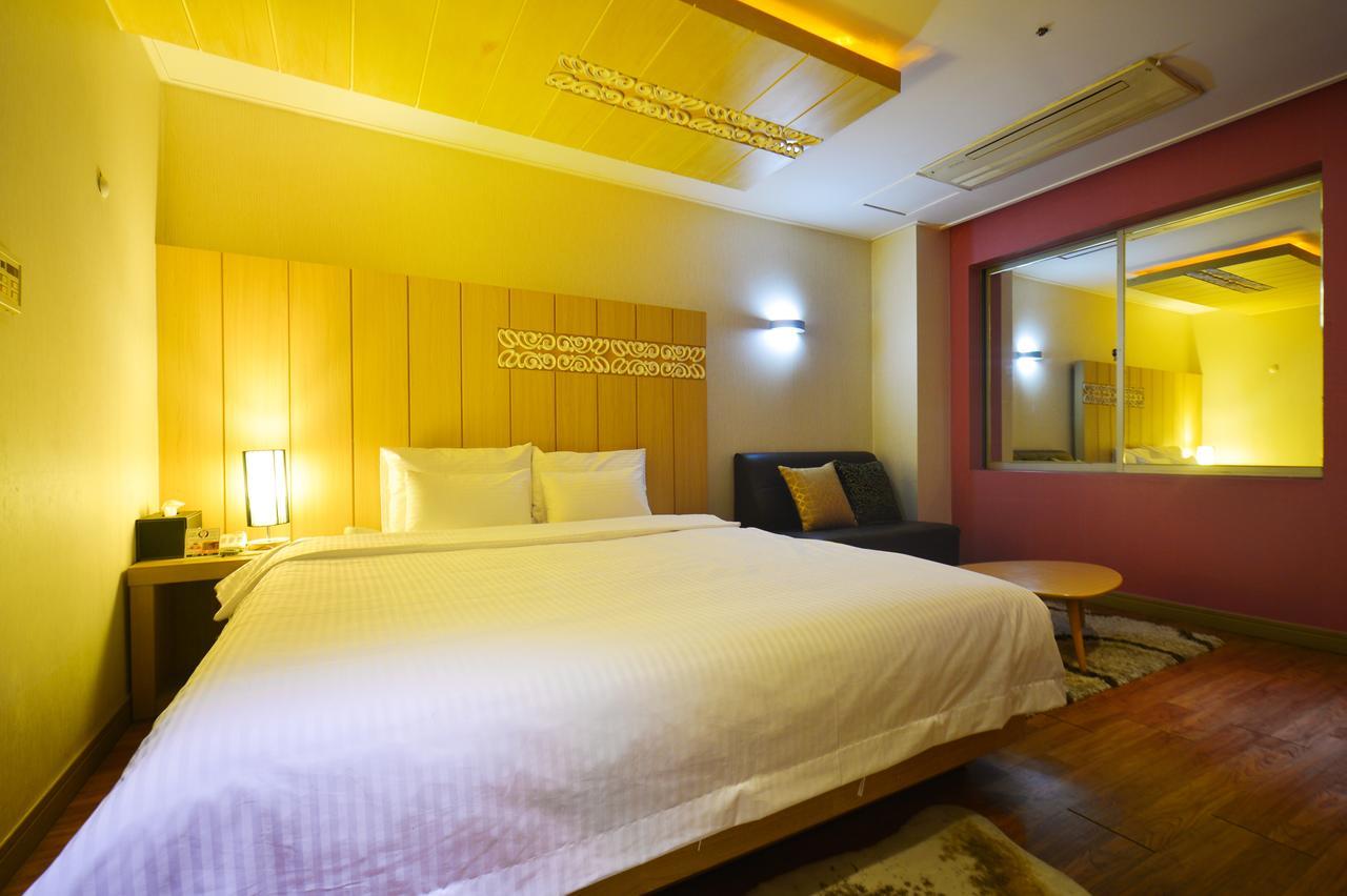 Gimhae Business Hotel K Exterior photo