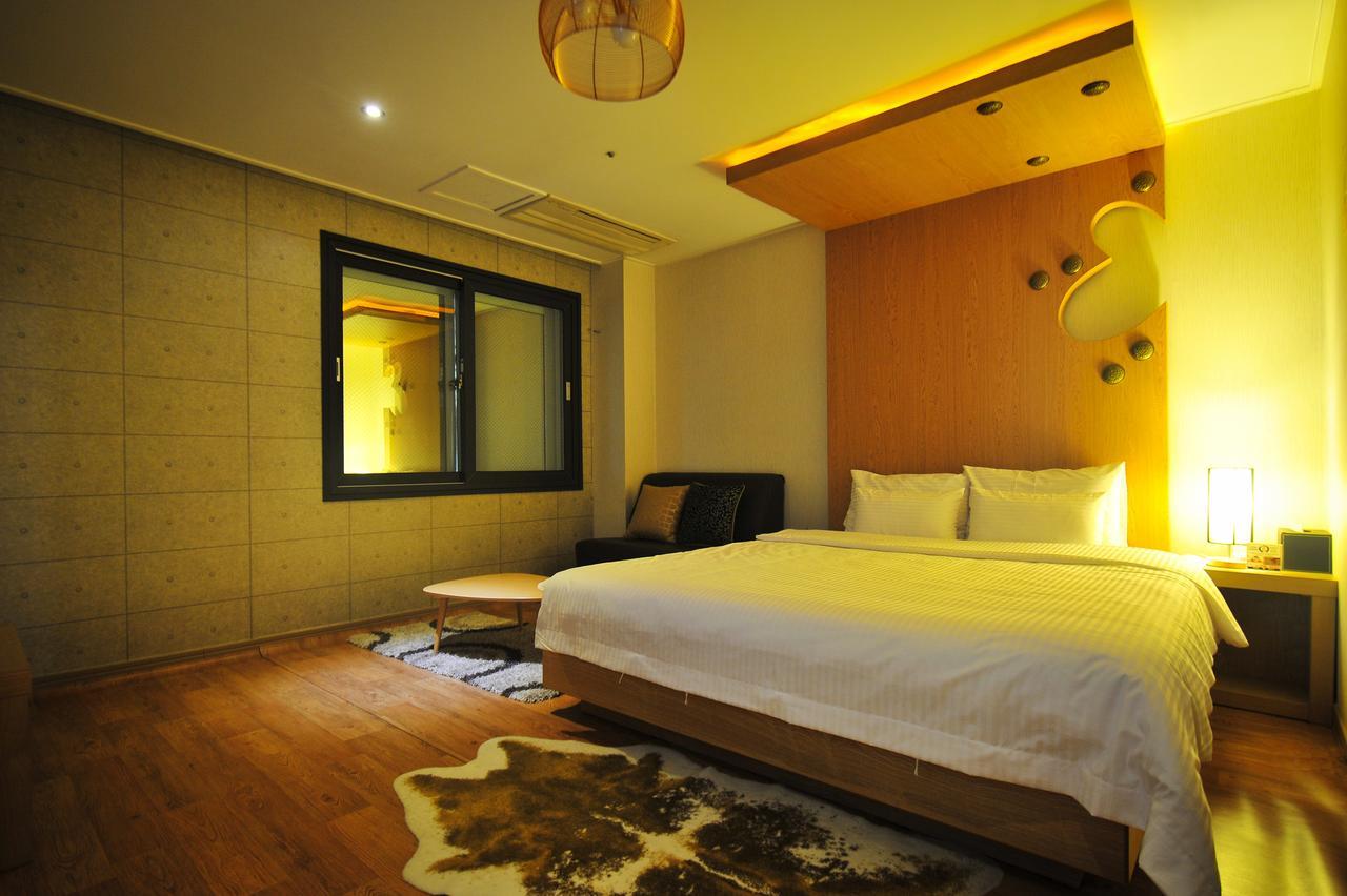 Gimhae Business Hotel K Exterior photo